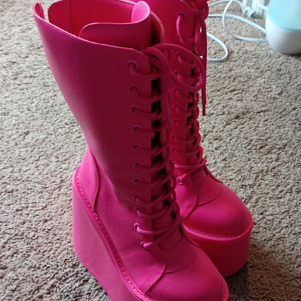 Y.R.U Hot Pink Dune Lace Up Boot size 7